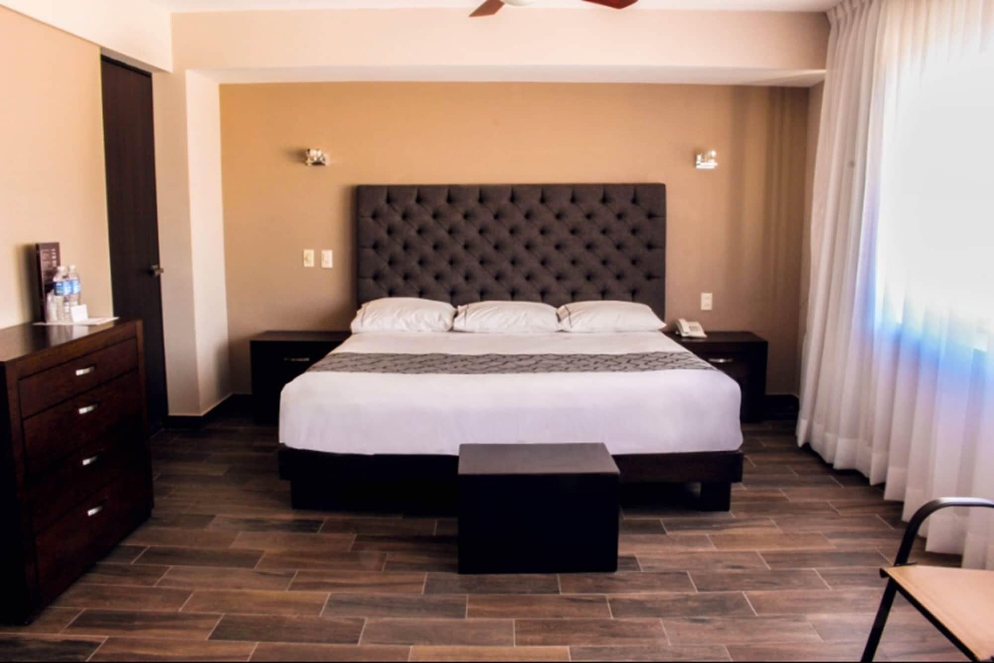 Hotel Senorial Platino León Exteriör bild